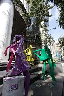 玻璃鋼雕塑商業街美陳玻璃鋼人物購物主題雕塑美陳擺件
