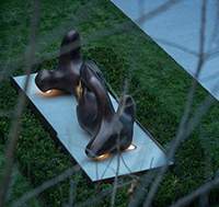 巧匠雕塑生產廠家作品案例：現代抽象異形仿銅玻璃鋼雕塑落地擺件